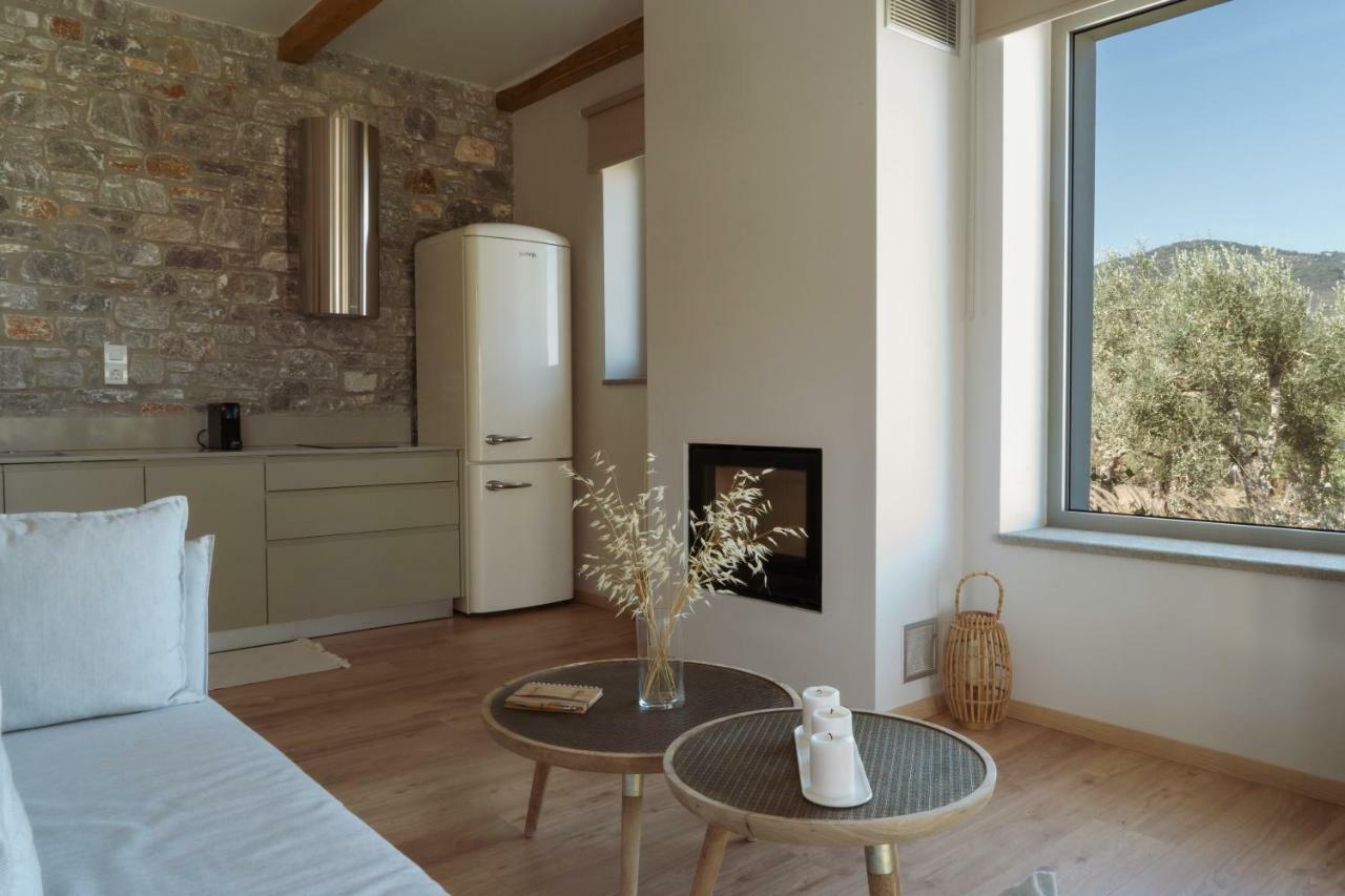 Elies Residences Luxury Apartments Митилини Экстерьер фото